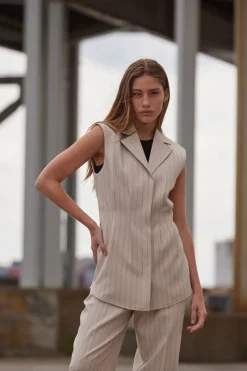 Online Bruuns Bazaar ApricotBBUrwa waistcoat - Light Grey stripes
