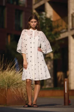 Best Bruuns Bazaar MarshBBImila dress - Snow White